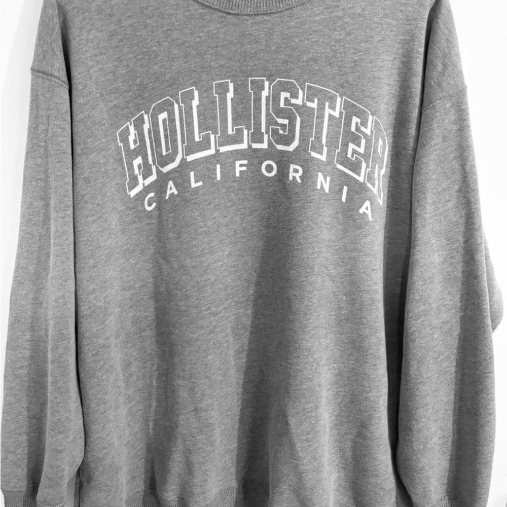 Hollister Women’s Grey Sweatshirt